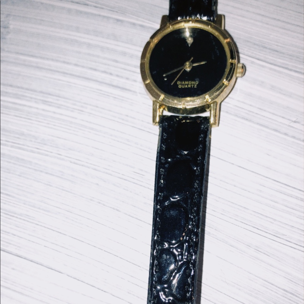 Diamond Quartz Watch Black Dial Leather Band